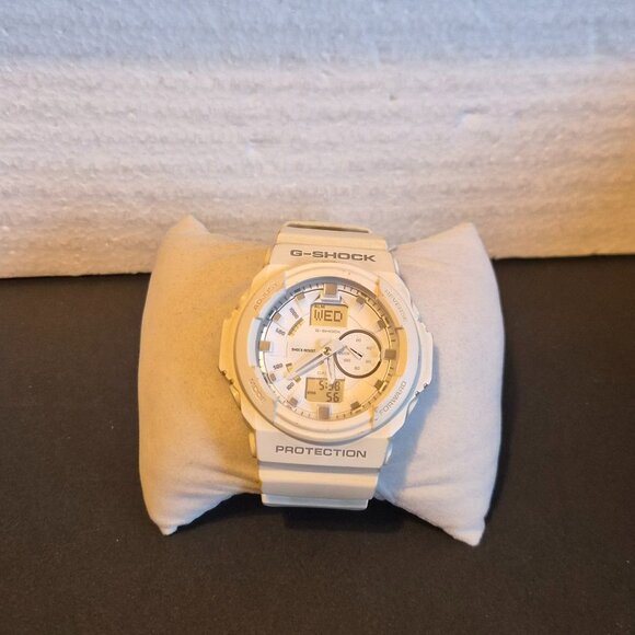 Casio G Shock Matte finish White digital and analog - Picture 1 of 12